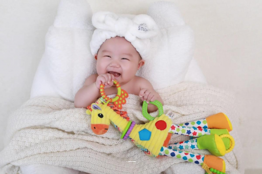 灌云1岁宝宝流鼻涕打喷嚏